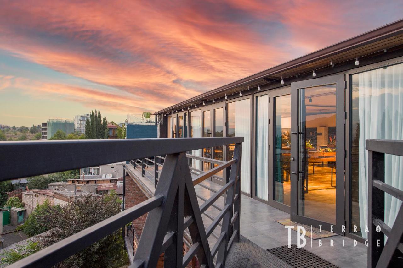 Terra Bridge Hotel Tbiliszi Kültér fotó