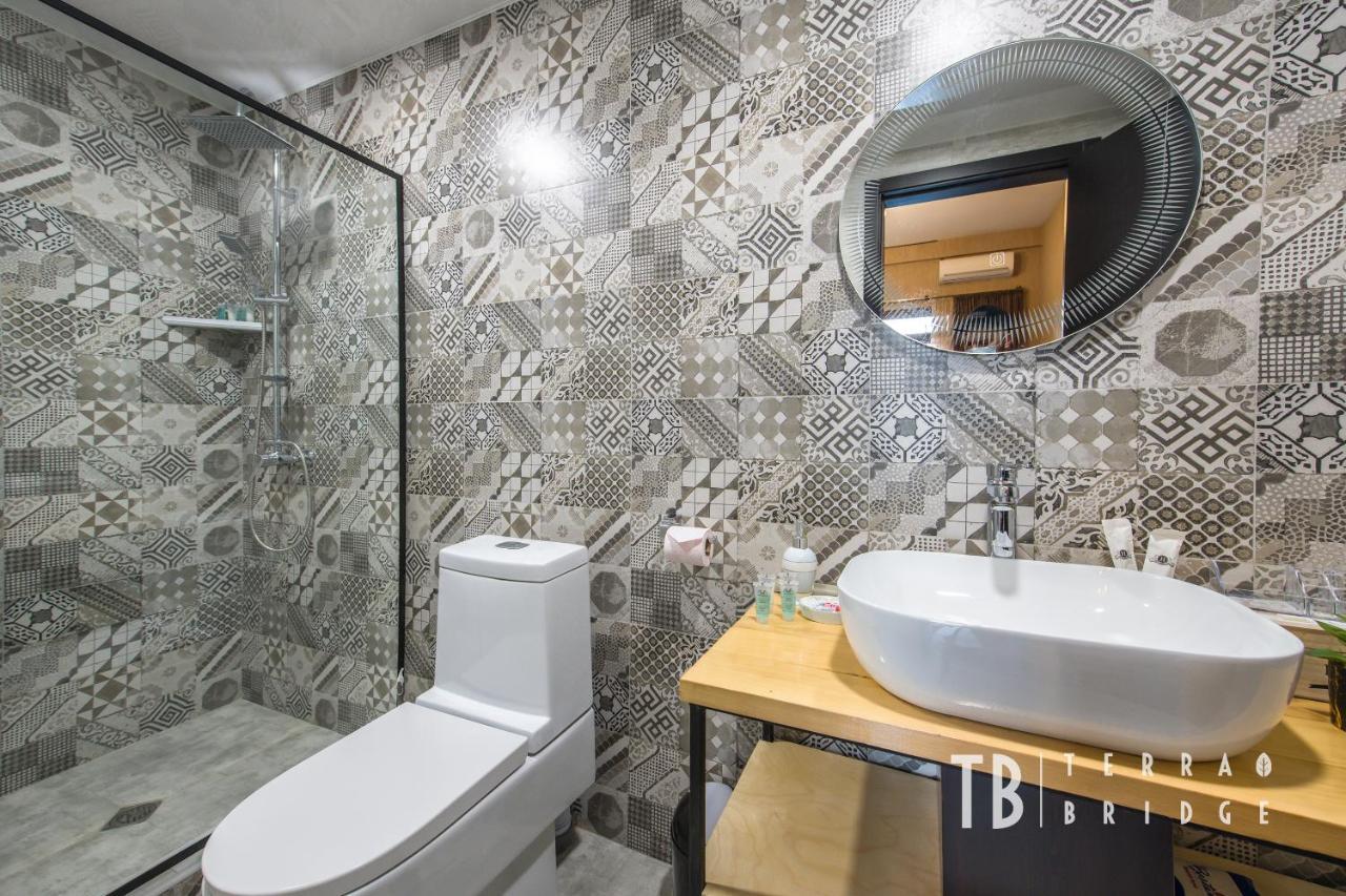 Terra Bridge Hotel Tbiliszi Kültér fotó