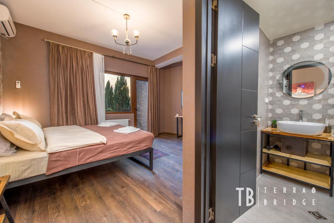 Terra Bridge Hotel Tbiliszi Kültér fotó