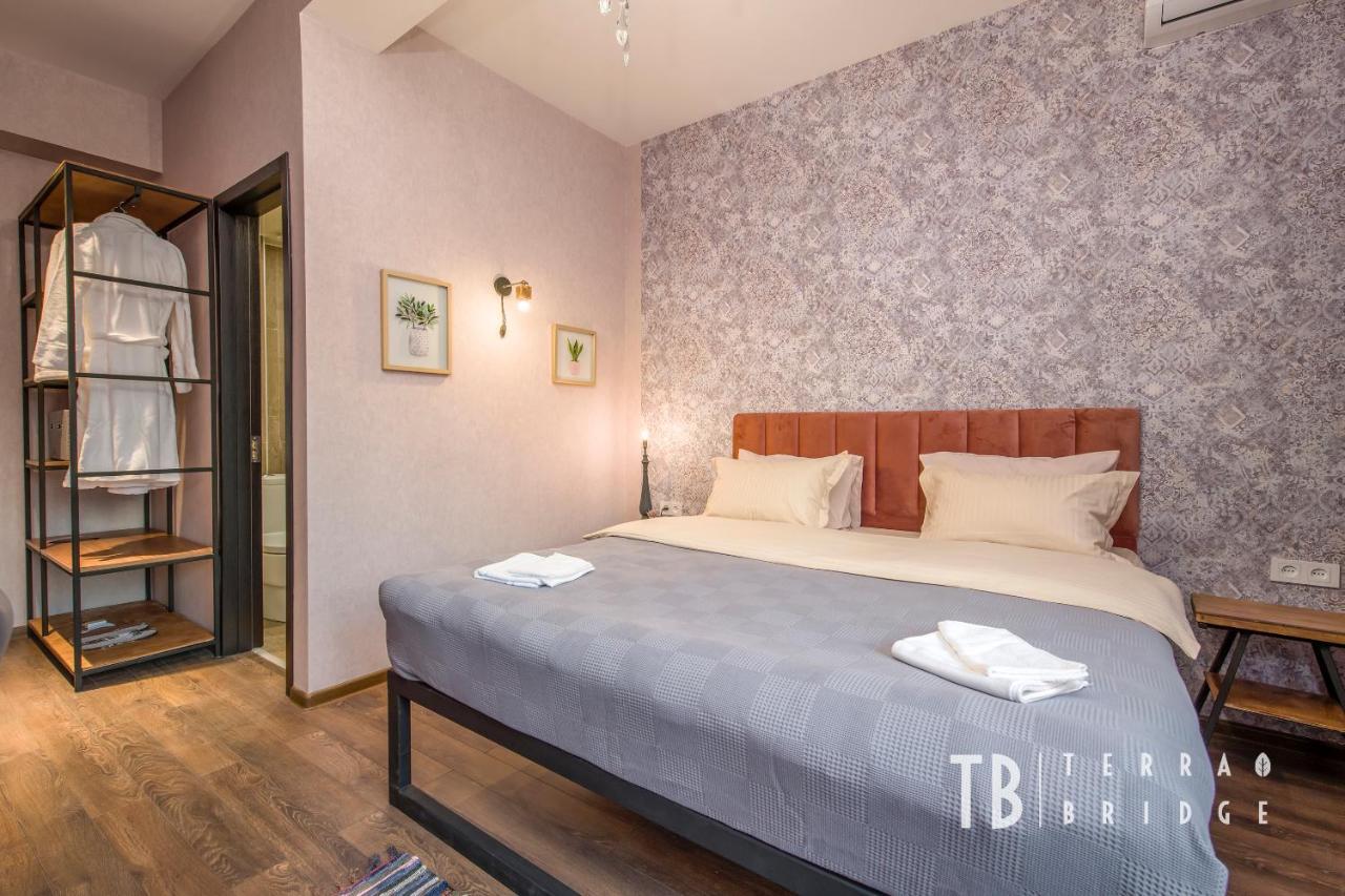 Terra Bridge Hotel Tbiliszi Kültér fotó